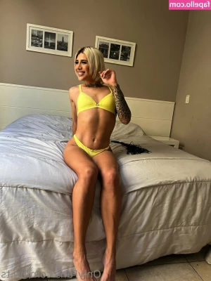 bri.ts [ bri-ts ] - Want some?