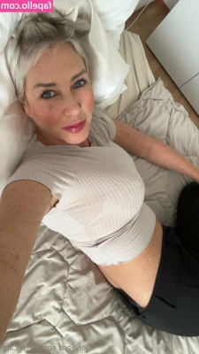 Reife_caro [ reife-caro ] - Whos ready to see my play with my tits in this top😌 i was a little