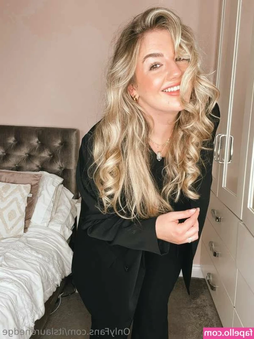 Lauren Edge [ lauren-edge-1 ] - This little sweet spot is reserved for your tongue 🤗😇