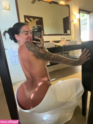 karmenvipp - Who wants a taste?😈💦