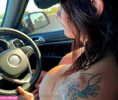 Britt Charlene [ britt-charlene ] - Have I been on your mind lately? Why not shoot me a DM? 😉