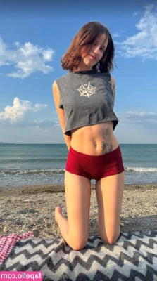 kaitlin_kitty [ kaitlin-kitty ] - What would you like me to wear in a CUSTOM video for YOU? 🤤✨