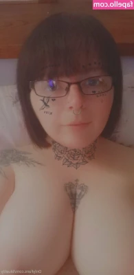 bluelily - Hmmmm, look at how hard my nipples are. They practically poke through