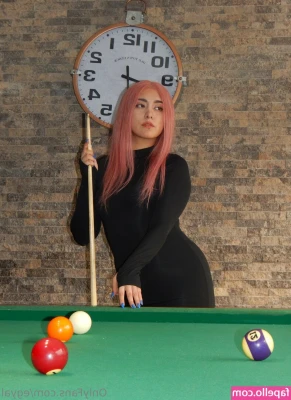 egyal - Gothic slut, want some?