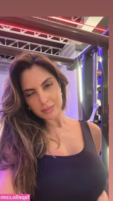 Paloma Tocci [ paloma-tocci ] - Want to fuck this loose, relaxed manhole?