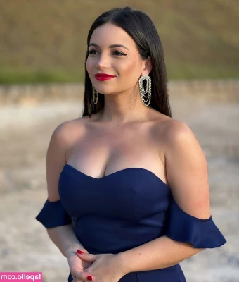 Paloma Tocci [ paloma-tocci ] - cake  italianfood  sweet  fruits  pie  onlyfans  onlyfansgirl 