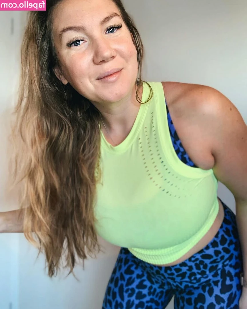 Amy Kate [ amy-kate-3 ] - Wanna float babe?