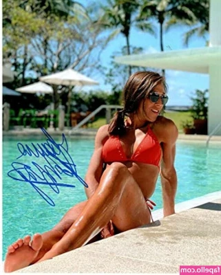Joanna Jedrzejczyk [ joanna-jedrzejczyk-1 ] - Dam…that’s a nice view. 😆 Taking a moment while traveling for