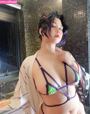uyuy2907 - Pouring oil on my tiddies