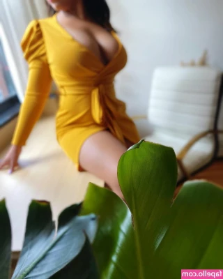 Nova Raye [ nova-raye ] - can you make a seat for me on your face?😋