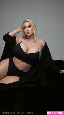 mzdanibadgirl - Moisturizing my boobs