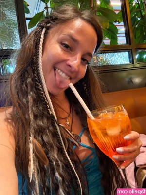 amirahadarax - I touch myself and think of you. Do you wanna see me get an orgasm?