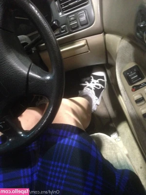 kinkymeadows - In your DM's right now: In this BBW, I slowly dance. Hands sliding