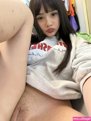 Pendeja Otaku [ pendeja-otaku ] - Haha  feeling like a Lady