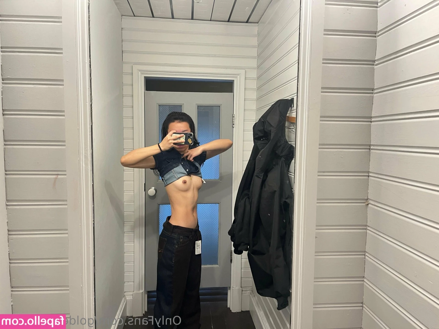 goldenbunbunx - Tip this post  10 to get access to my travel snap this month 