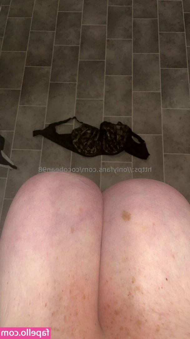 cocobean1098 - look at me and my friend onlyfans.com/xxleealoo in the first 20 pics