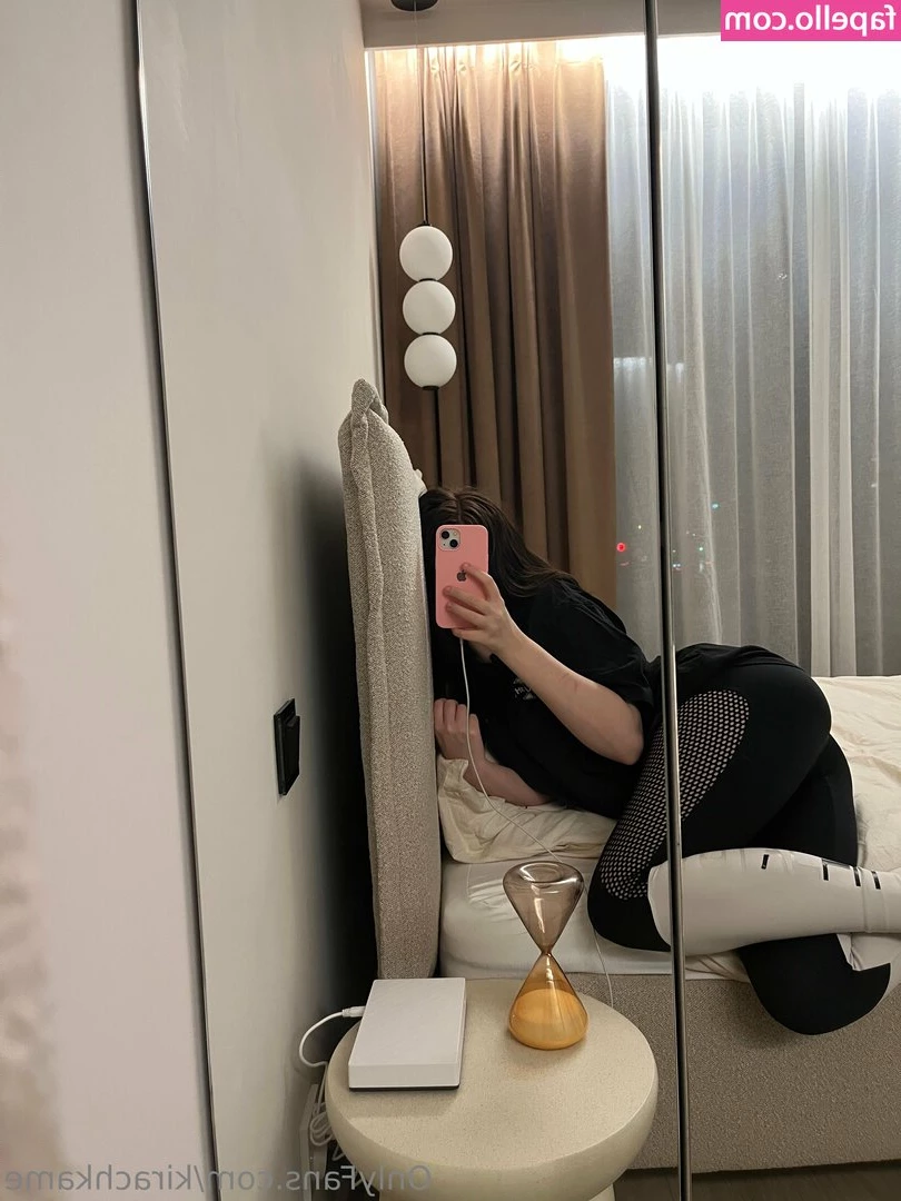 eliseloops - A Tease  full video  nude and smooth  in your message box later