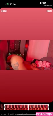 Itsscinnamon - Would you worship me? Am I a queen?  