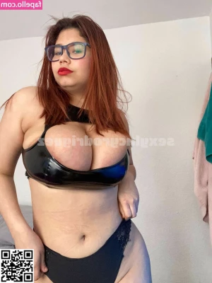 Lucy Rodriguez [ lucy-rodriguez ] - Take my clothes baby