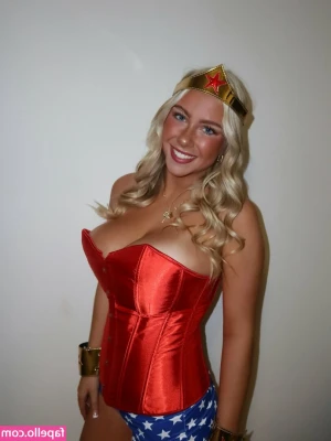 Jacklyn Roper [ jacklyn-roper-4 ] - Different angle really shows a bit different in length and girth,
