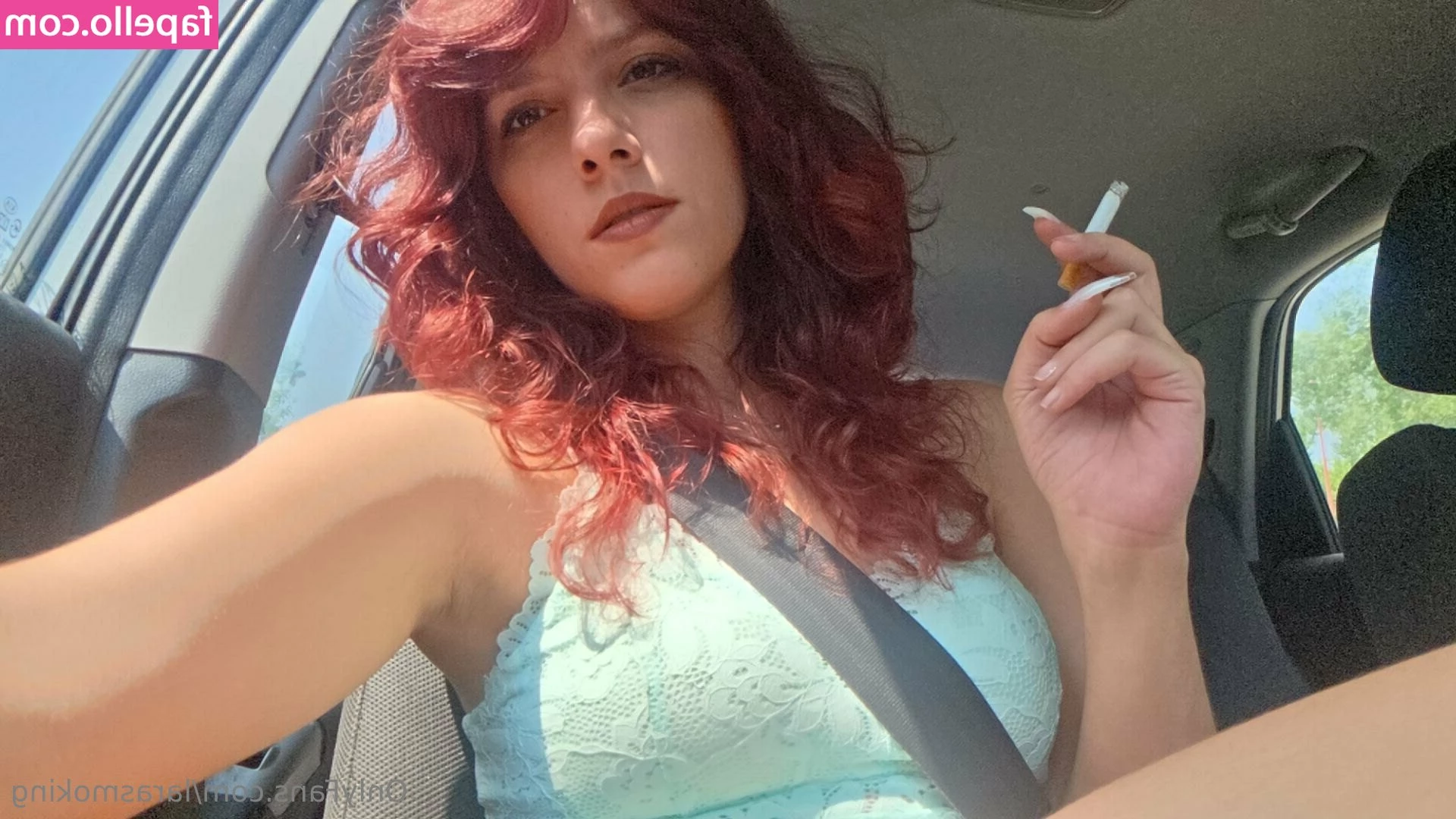 larasmoking - Catching some much needed rays    yourgirlkncx