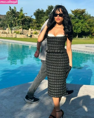 Jenna Ortega [ jenna-ortega-1 ] - I’d like your cock right here, between my gorgeous tits 😈