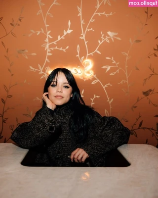 Jenna Ortega [ jenna-ortega-1 ] - My boobies got bigger 😙   Actually I just got chubby 🥹 do you