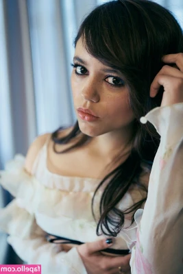 Jenna Ortega [ jenna-ortega-1 ] - I’m spending the day with my bf, getting food and groceries on your