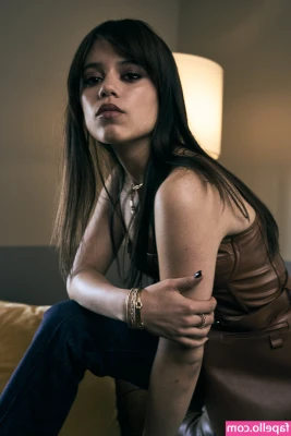 Jenna Ortega [ jenna-ortega-1 ] - onlyfans this is fake 🩸 Happy halloween lmao.. they took down the
