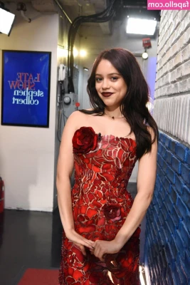 Jenna Ortega [ jenna-ortega-1 ] - Its a good day to wake up 🙃
