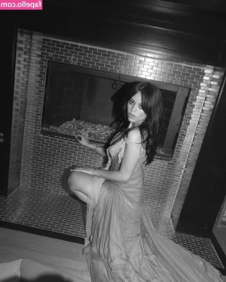 Jenna Ortega [ jenna-ortega-1 ] - Come oil me up