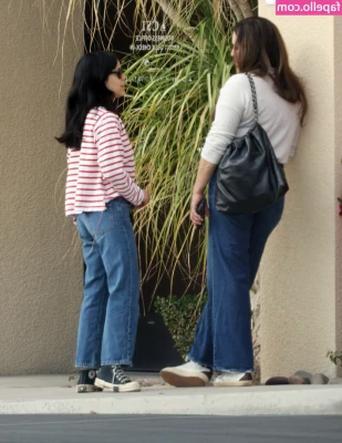 Jenna Ortega [ jenna-ortega-1 ] - When u have to make sure ur coworkers know u are a pig     Team pig  