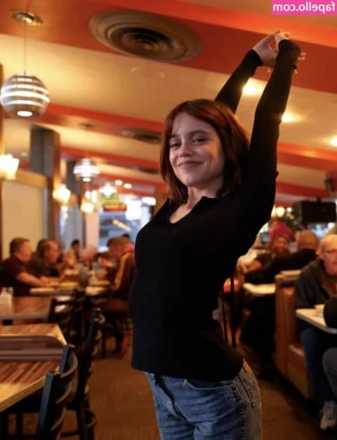 Jenna Ortega [ jenna-ortega-1 ] - Hi love