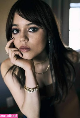 Jenna Ortega [ jenna-ortega-1 ] - Did you miss the videos I ve sent out this week  Check your dms and
