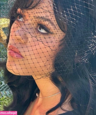 Jenna Ortega [ jenna-ortega-1 ] - Happy New Year  Here s to a year of good health  lots of love  plenty