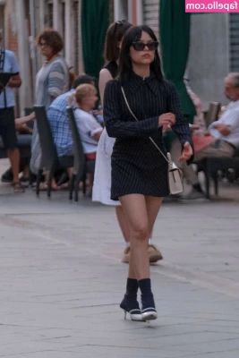 Jenna Ortega [ jenna-ortega-1 ] - Eu amo detalhes e essa foto  pra mim  traz a beleza do erotismo de um part 1