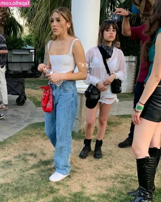 Jenna Ortega [ jenna-ortega-1 ] - Solo video
