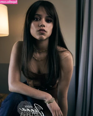 Jenna Ortega [ jenna-ortega-1 ] - What did you notice first?