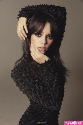 Jenna Ortega [ jenna-ortega-1 ] - Squeeze it? part 1