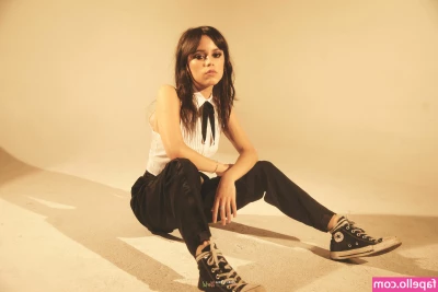 Jenna Ortega [ jenna-ortega-1 ] - Msg me