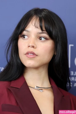 Jenna Ortega [ jenna-ortega-1 ] - 🍆 Sex At The Fence! 💦