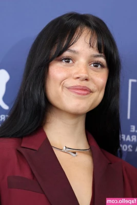 Jenna Ortega [ jenna-ortega-1 ] - I m playing catch up  I ll be posting some content this weekend  if
