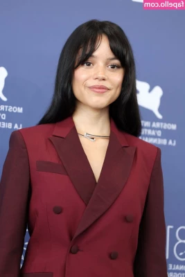 Jenna Ortega [ jenna-ortega-1 ] - Choose your own adventure  Post 4 of    Question 4 - What shall I