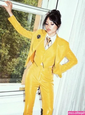Jenna Ortega [ jenna-ortega-1 ] - these boots weren’t just made for walking…