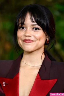Jenna Ortega [ jenna-ortega-1 ] - starting