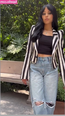 Jenna Ortega [ jenna-ortega-1 ] - Wanna watch me suck on a toy topless