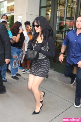 Jenna Ortega [ jenna-ortega-1 ] - Cette nouvelle cage est plus petite  Ça se voit  ces petites