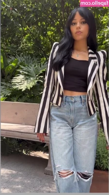 Jenna Ortega [ jenna-ortega-1 ] - Ugh 😩😭😢🥺, my poor car and the damage it has. Thanks for