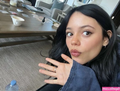 Jenna Ortega [ jenna-ortega-1 ] - Os molaría que liara a algún chico para grabar marranadas y