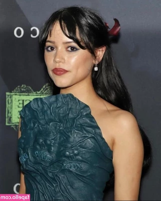 Jenna Ortega [ jenna-ortega-1 ] - “Yo uso lo que encuentre para darme placer, este donde esté no me